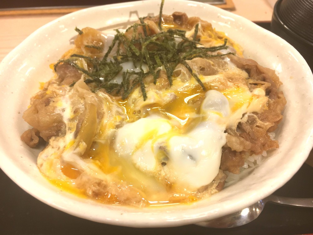 まじか！松屋の「プレミアム牛とじ丼」復活！　期間限定で「ライス大盛無料」