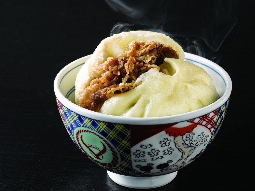 吉野家の「肉まん」が爆誕！　牛丼、豚丼がほっかほか