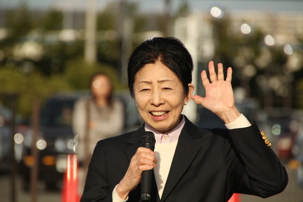 子どもたちに呼びかける田代社長