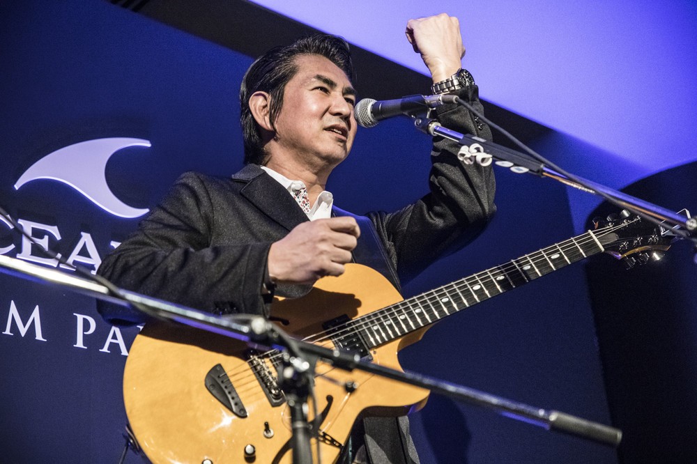 田島貴男が熱唱！　カシオ新作時計イベント「OCEANUS PREMIUM PARTY」