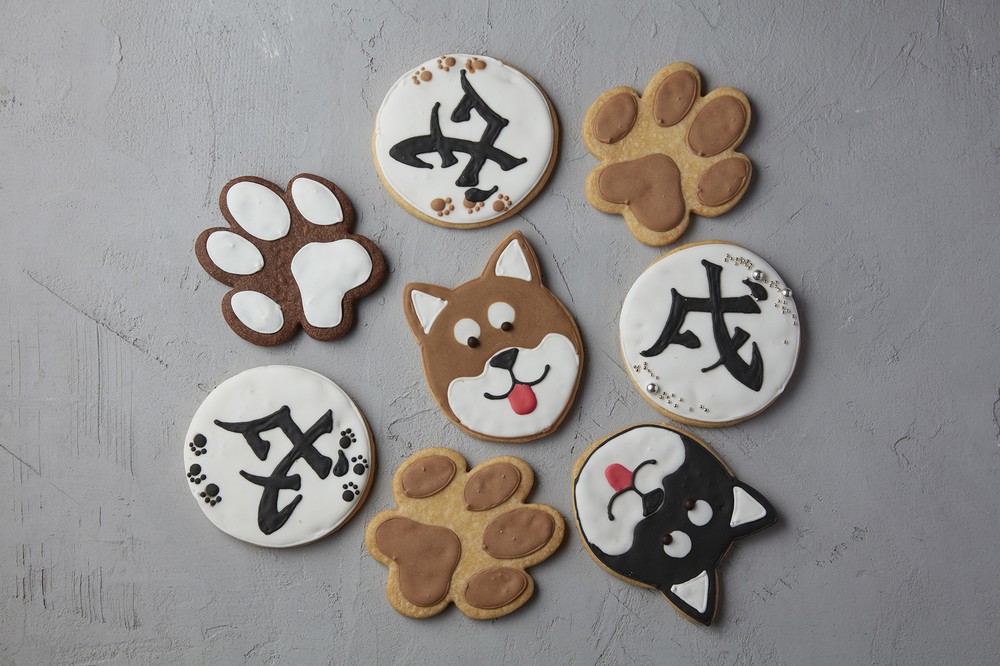 肉球そのまんま...！　かわゆい「戌年」クッキー