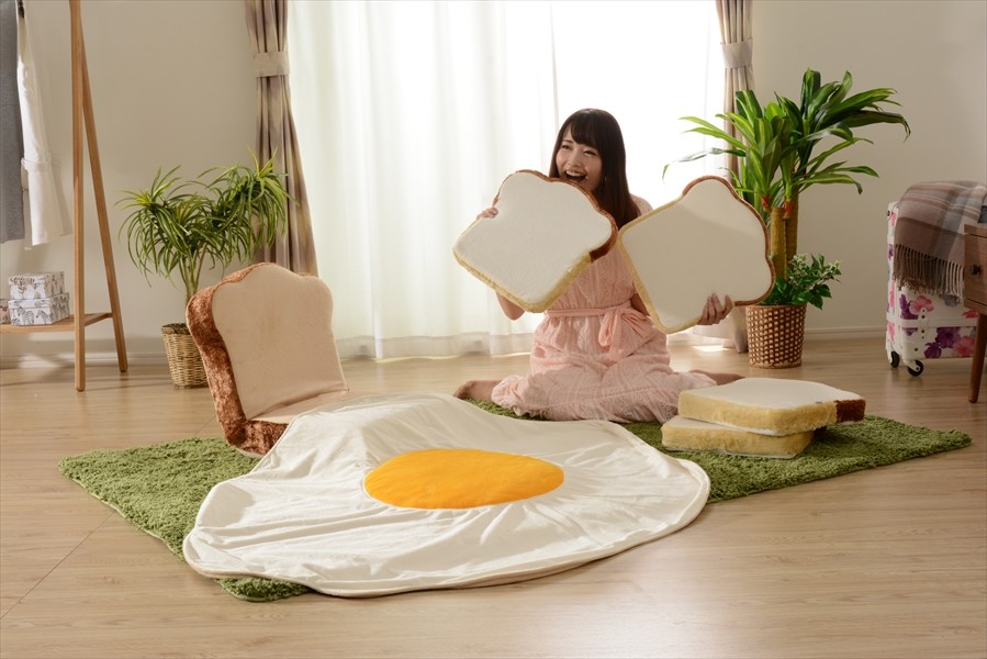 これは買うしか！夢の「食パン福袋」 「食パン」座椅子に「食パン」クッション...