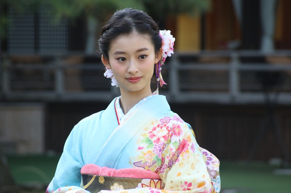 国民的美少女・井本彩花、晴れ着で2017年を振り返る　「人生がぐるっと変わった1年」