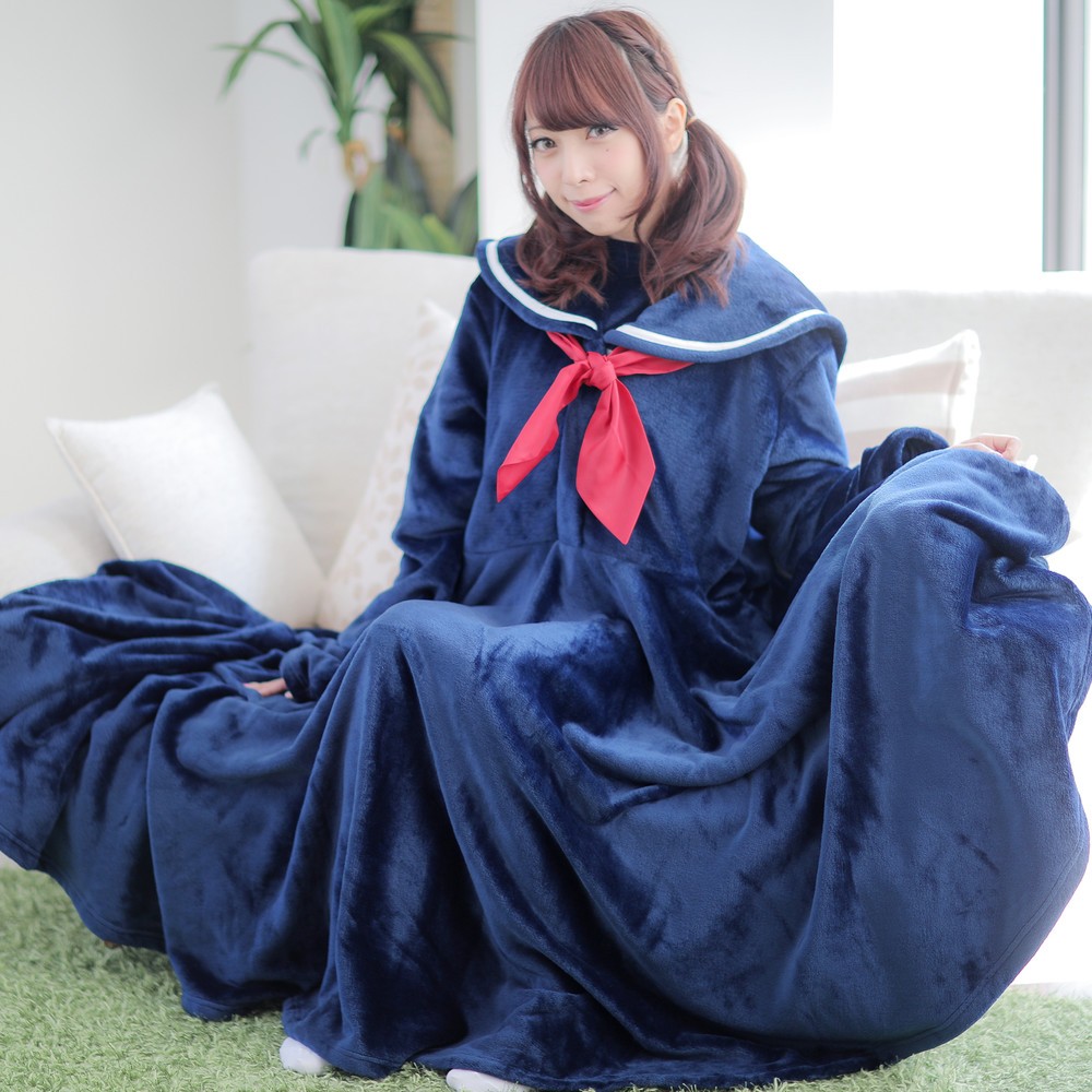 「着る毛布セーラー服2018」
