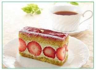 観光特急「青の交響曲」車内で食べられる　ピスタチオとイチゴの冬季オリジナルケーキ