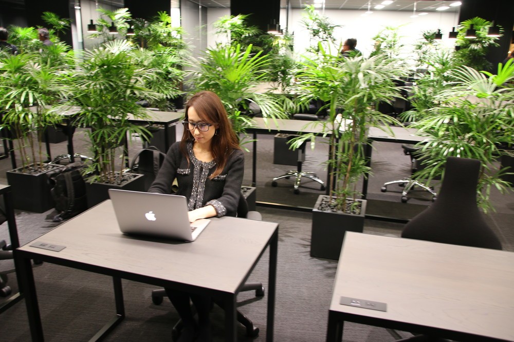 「センサー眼鏡」「シェアオフィス」――JINSが仕掛ける「集中」戦略