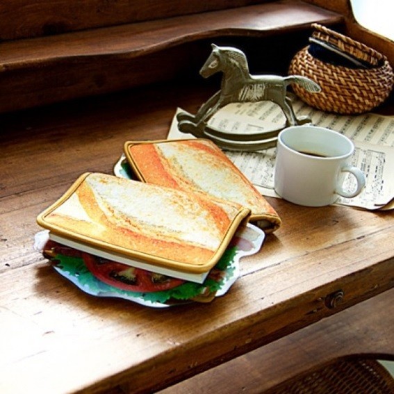 サンドイッチそっくりのブックカバー