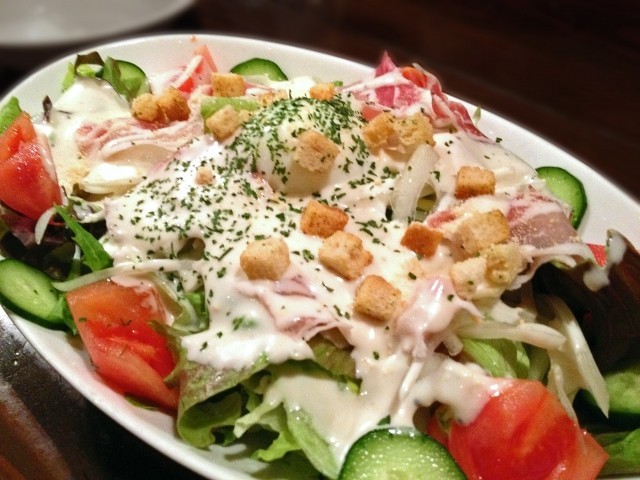 サラダの取り分けは女子力？人間力？「取り分け禁止委員会」発足で大反響