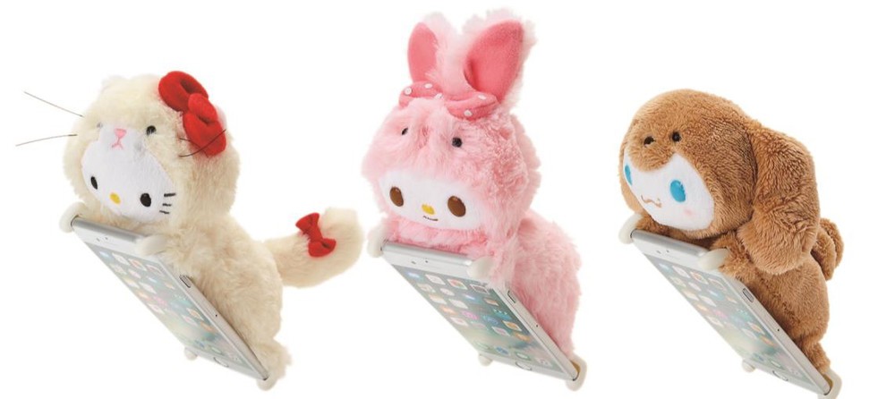 ハローキティ、マイメロディ、シナモロール　もふもふiPhoneケース