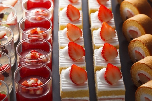 あまおう100％のスイーツビュッフェ　1200円相当のショートケーキも食べ放題