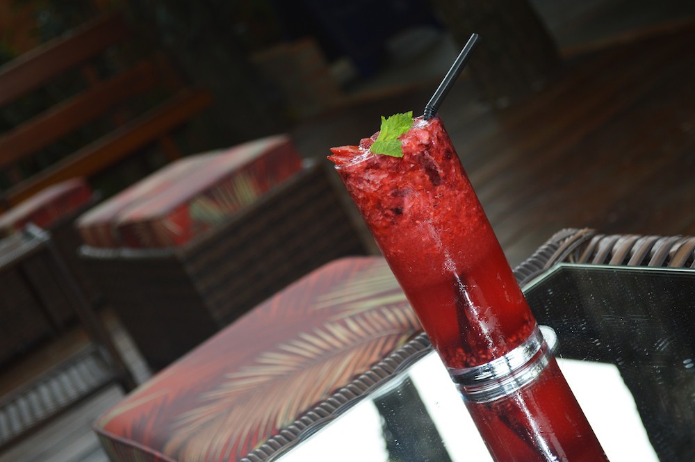 いちごのカクテルなどアルコールも充実