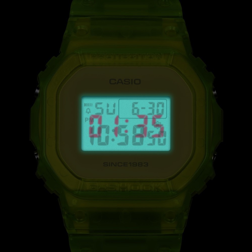 ELバックライトでシリアルナンバーを表示できる