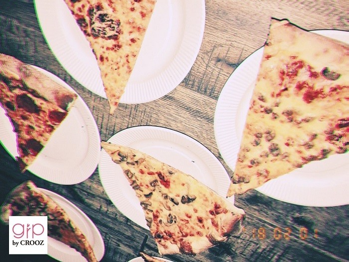 インスタ映えにはインスタントで　写真好きギャルがはまる「レトロアイテム」