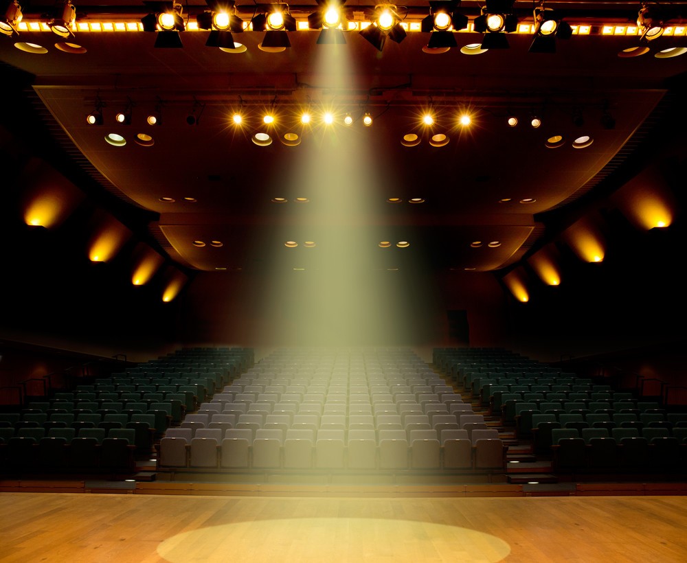 舞台観劇中にスマホが鳴り出し大迷惑　電源オフ「できない」人にワケあり？