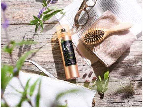 水を使わないスプレータイプ　ドライシャンプー