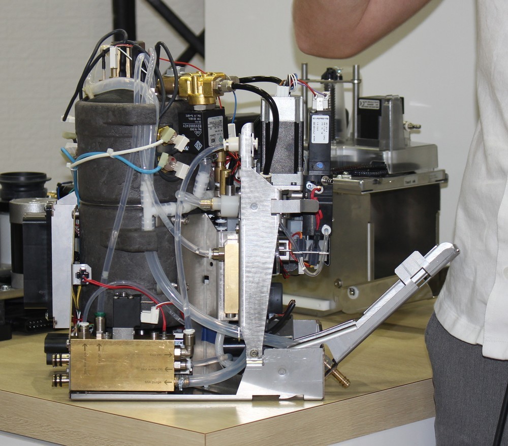 マット氏が一番好きだというモジュール。ミルクを作る際にスチーミング、空気の混合を同時にやってくれるのだという。