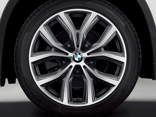 3種類のボディーカラーと美しく調和するインテリア組み合わせた
