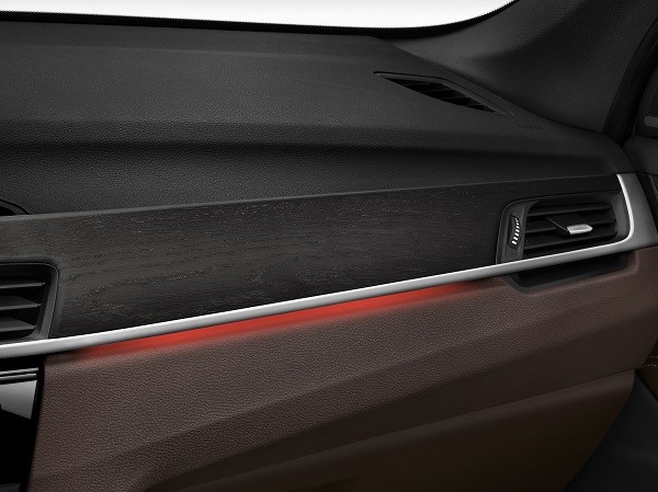 3種類のボディーカラーと美しく調和するインテリア組み合わせた
