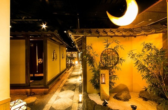 「天空の月」（プレスリリースより）