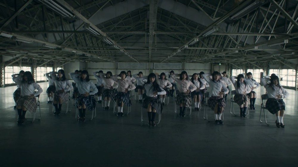 「バブリーダンス」振付のakane氏監修　25人の女子高生「シンクロダンス」が圧巻