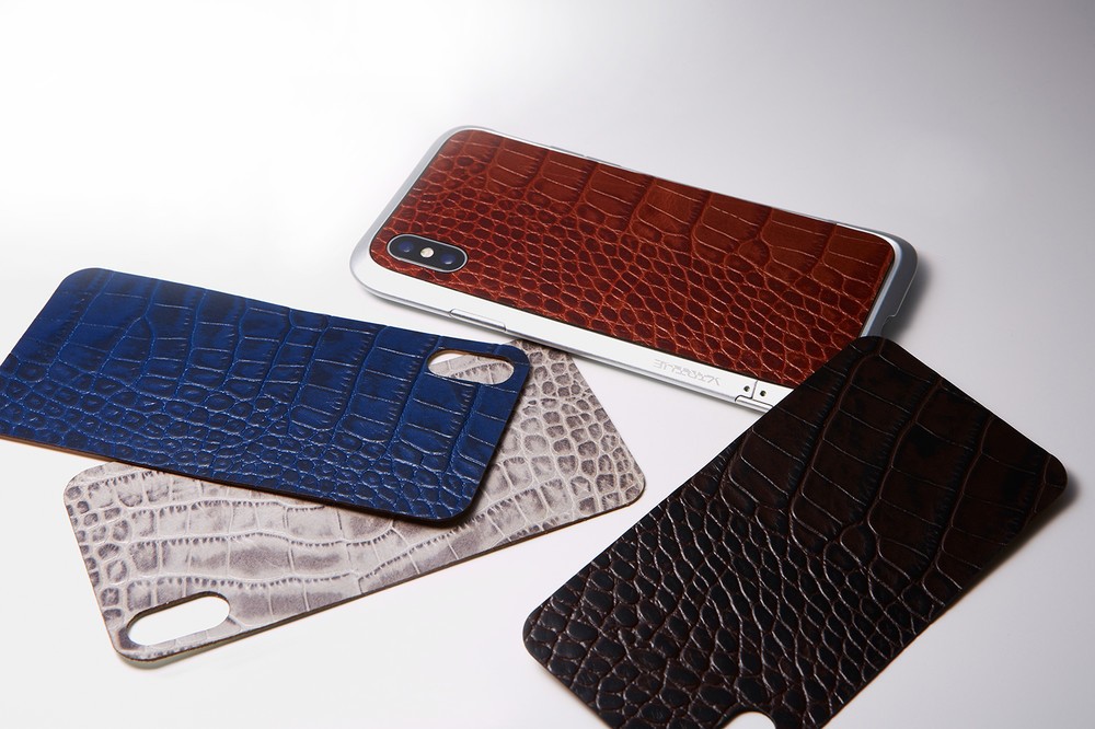 ワニ型押しレザーの「iPhone X」背面カバー