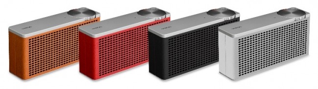 フィルムカメラやラジカセのようなデザイン　ブルートゥーススピーカー