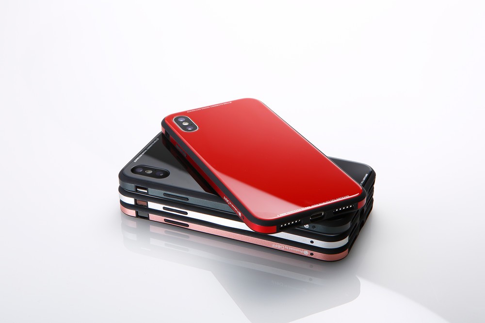 ガラス素材のシンプルデザイン　iPhoneをキズから守るケース