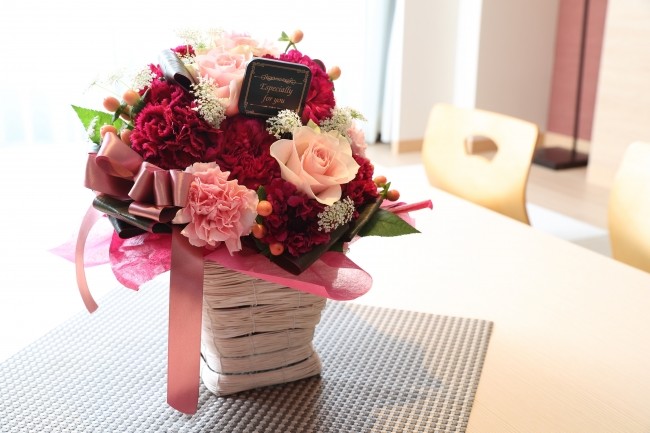 天然温泉での癒しを　母の日限定の宿泊プラン「神戸みなと温泉 蓮」