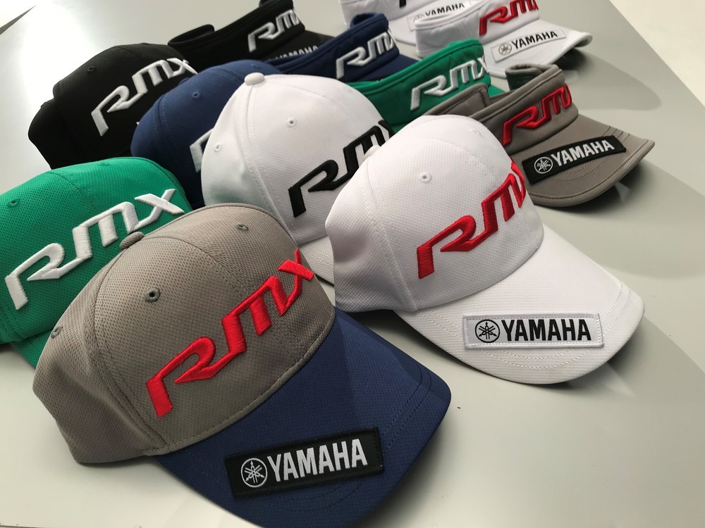 ゴルフクラブ「RMX」シリーズのロゴ プロ仕様のキャップとサンバイザー: J-CAST トレンド