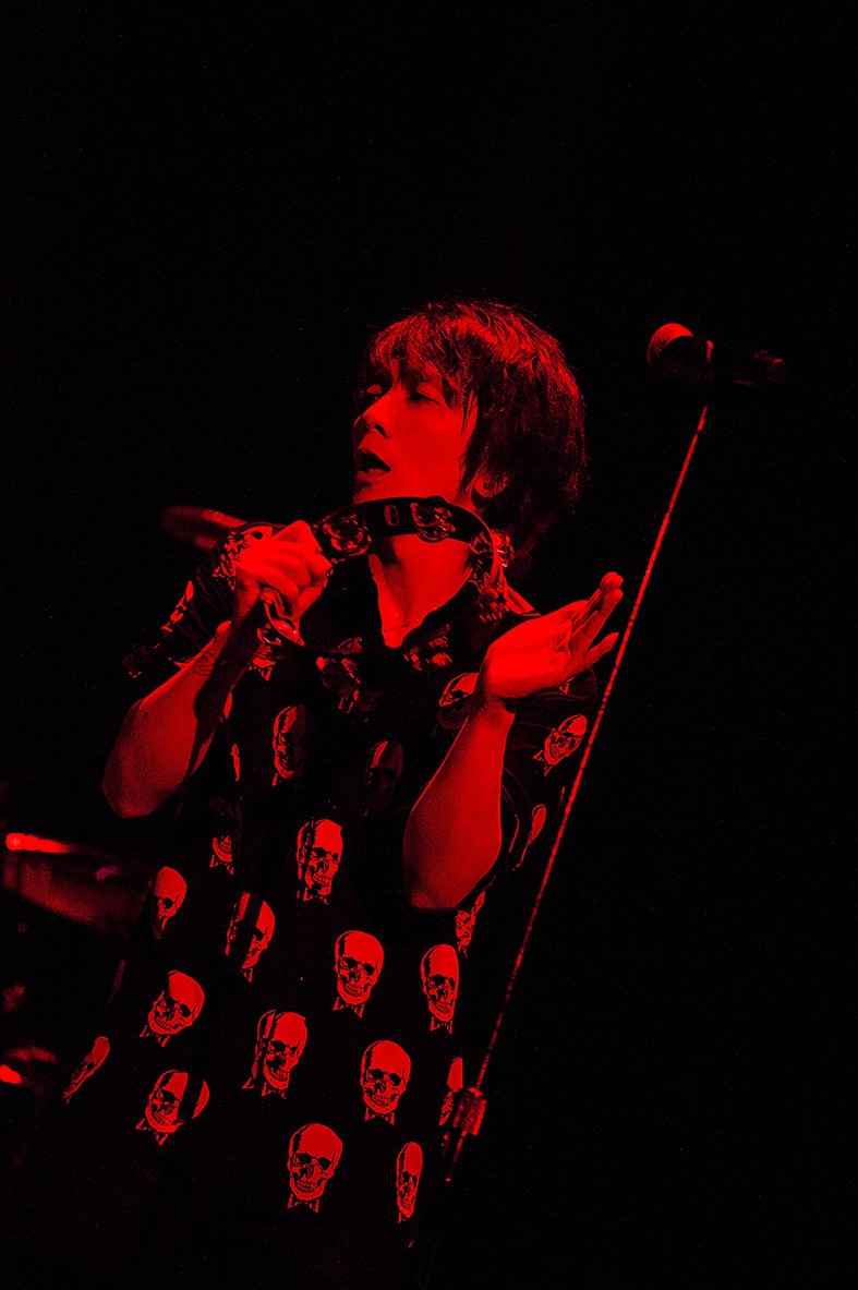 吉井和哉、カセットテープでニューアルバム発売