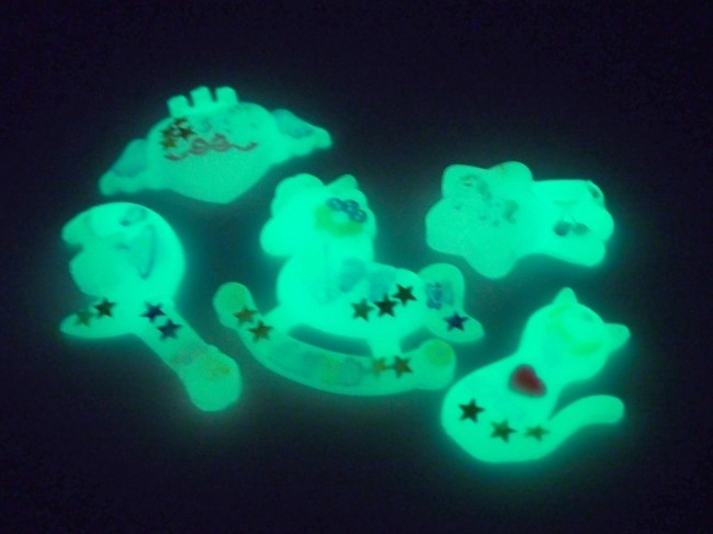 自分好みの「光るアクセサリー」　暗い中でも着飾って楽しめる