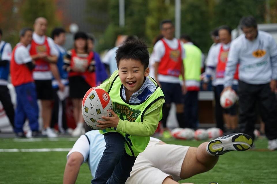 神戸市の「高貴なエリア」でトライ！　「こどもの日」にストリートラグビー