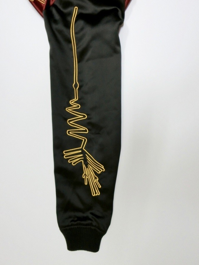 サギが配置された左袖(ミラドールバーガンディ)