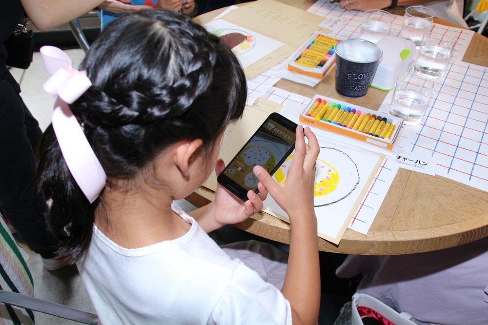 子どもが描いた絵が「料理」に変身　アプリ「SketchCook」で楽しく食育
