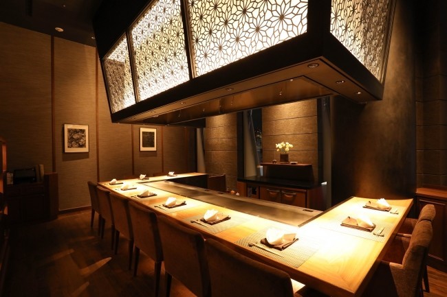 人肌で溶ける霜降り肉をたっぷり楽しめる