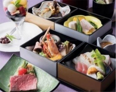 夏の風物詩「五山の送り火」を屋上で観賞　京都新阪急ホテル