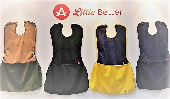 介護現場の負担を軽減　大人向け「よだれかけ」