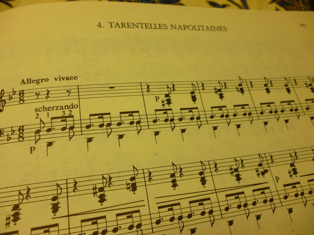 『タランテラ』の初稿譜。題名も『ナポリ風タランテラ』とフランス語で表記されている