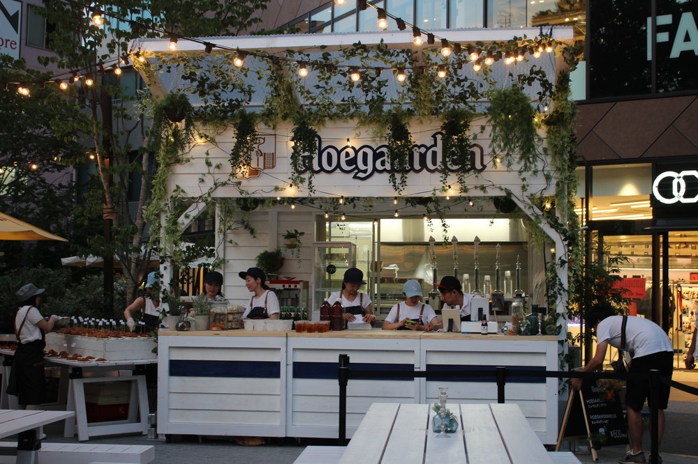 「Hoegaarden BEER GAARDEN」（2018年7月19日撮影）