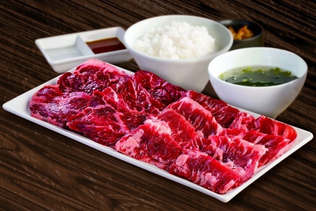 オープン初日は290円の「カルビ＆ハラミセット」イメージ図