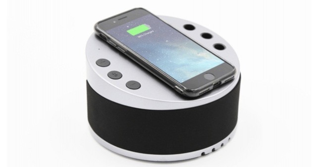 音楽が聴けてハンズフリー通話も　「Qi」対応ワイヤレス充電器