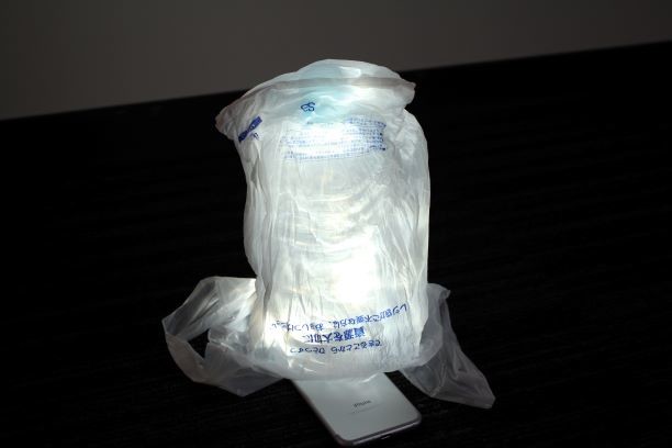 ペットボトル×ビニール袋×携帯電話（2018年9月撮影）