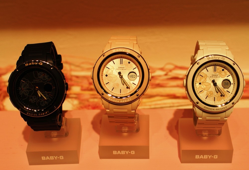 フェイスに花柄をあしらった「Floral Dial Series（フローラル・ダイアル・シリーズ）」（税別1万3500円、10月発売）