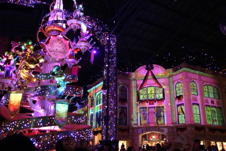 セレブレーションストリートのプロジェクションマッピング