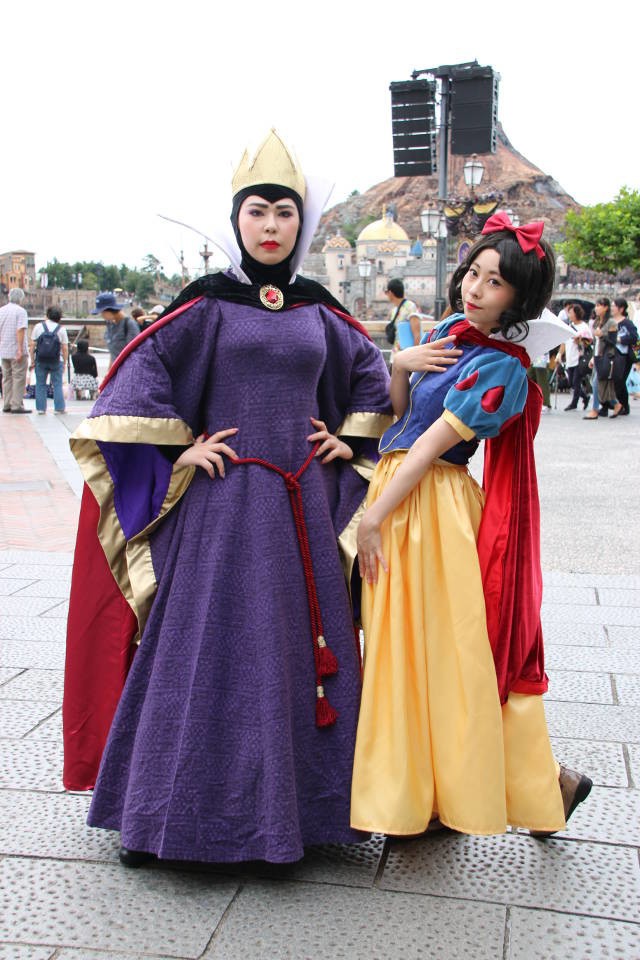 ゲストの仮装１　白雪姫と女王