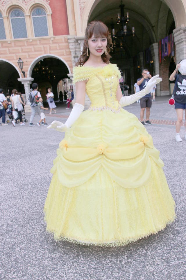 ゲストの仮装２　「美女と野獣」のベル