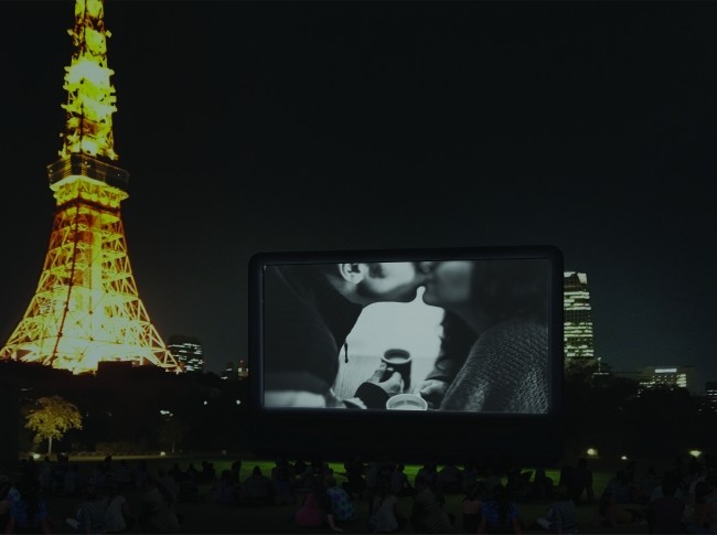 屋外庭園で素敵な時間を　2夜限定「トーキョーラブストーリー CINEMA」