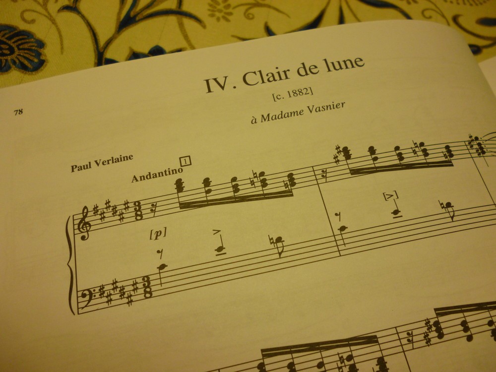 ドビュッシーの有名ピアノ曲「月の光」　同じタイトルの、ちょっとマイナーな歌曲