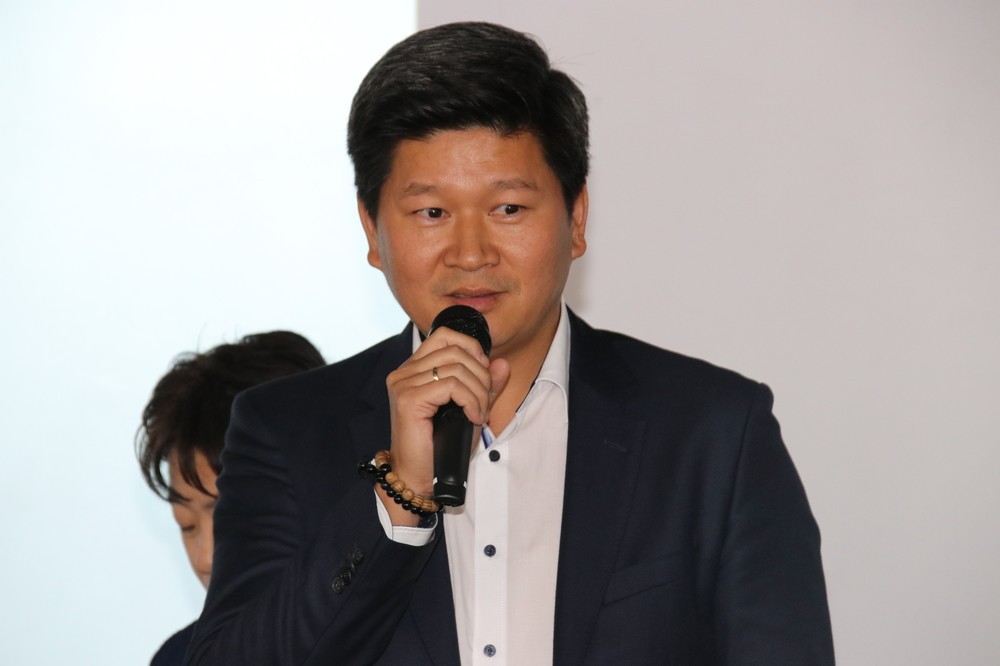 講評を行うデュイ・フォン・ヴー氏