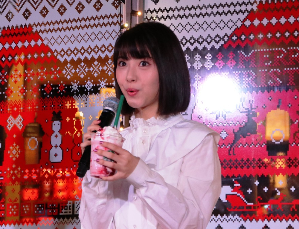 「とろけるようなミルクの甘さ」と「いちごの果汁」が「飲みやすくて優しい味わい」と浜辺さん